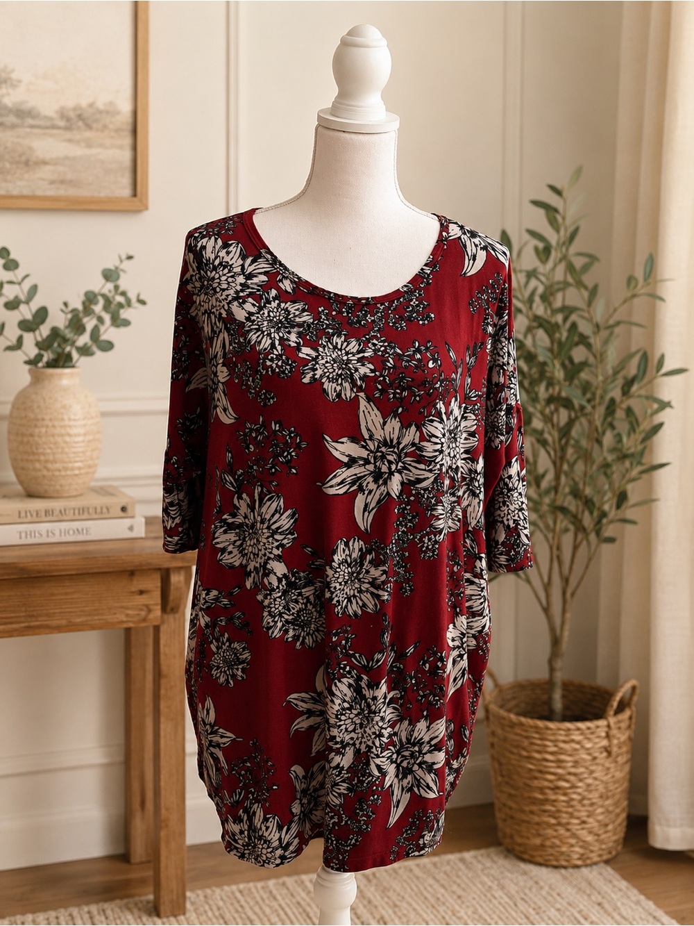 LuLaRoe Floral Tunic Top Large Burgundy Red 3/4 Sleeve Stretchy